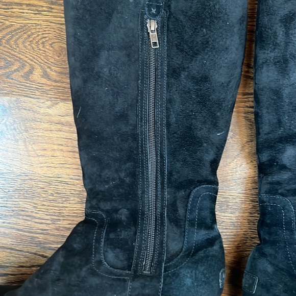 UGG Hartley Suede Boot Size 9 - Picture 2 of 7